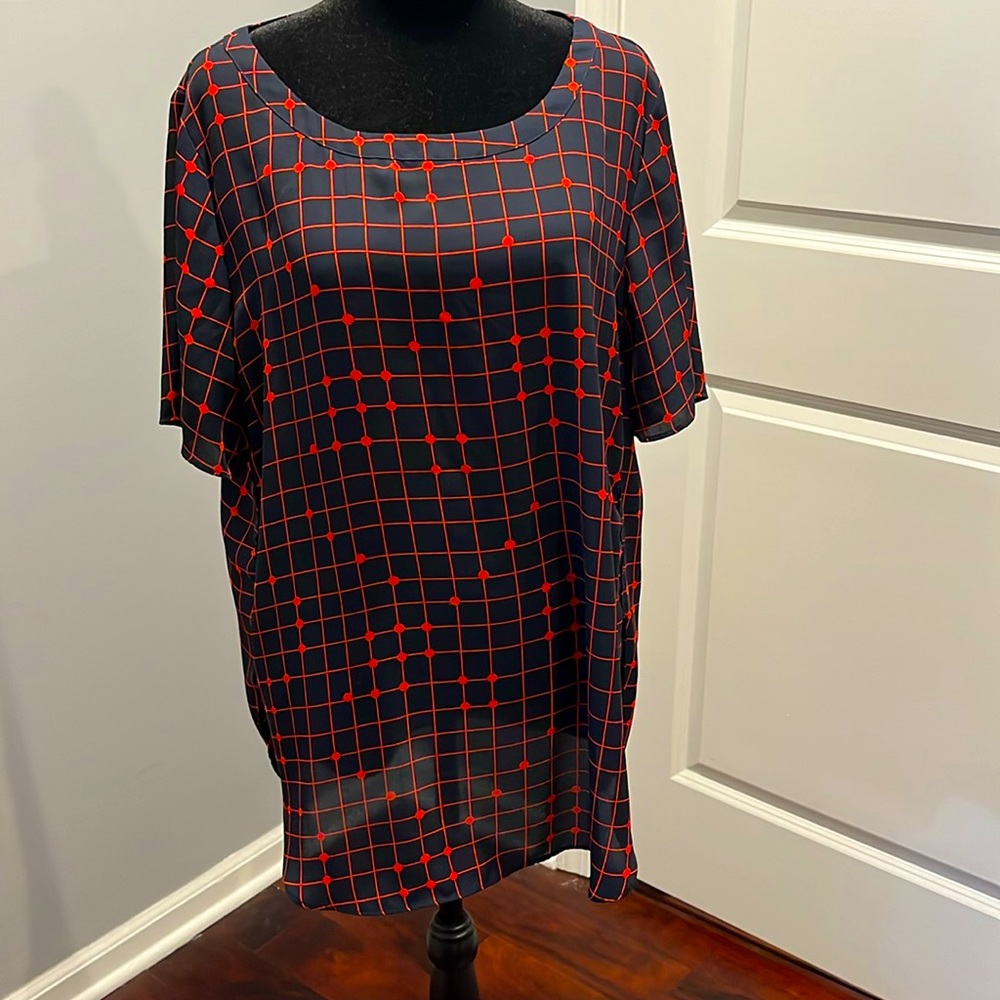 Banana Republic slit side blouse